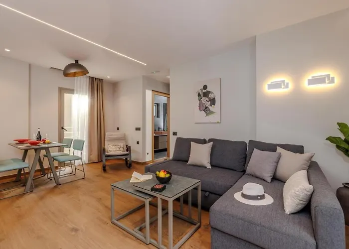 Jolly Suites